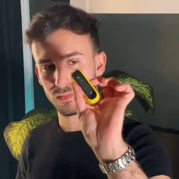 Breeze. TryBreeze. Breath spray. Nano-mist breath spray. Fresh breath spray. Probiotics. Minty breath freshener. Portable breath spray. Probiotic breath freshener. Instant fresh breath. Bad breath eliminator. Vegan breath spray. Breath spray for confidence. Nano-Atomization. Flavoured breath spray.