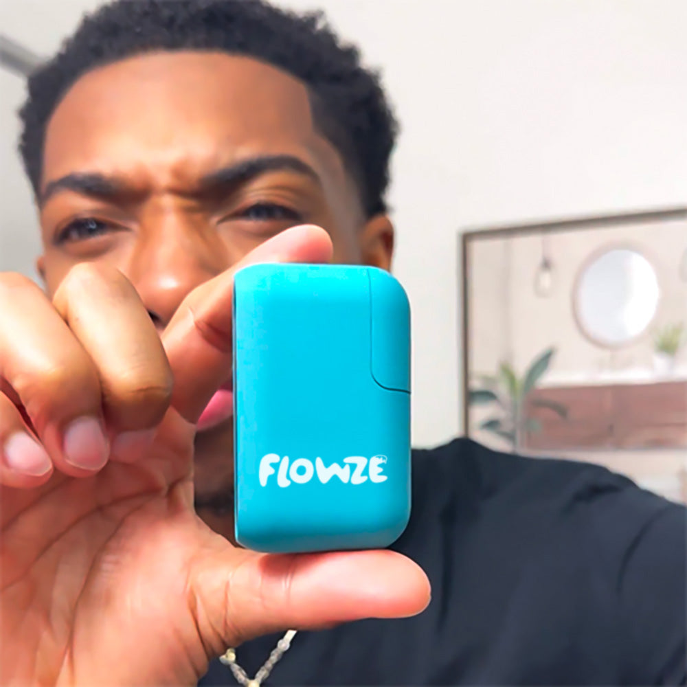 Flowze breath spray device for instant fresh breath